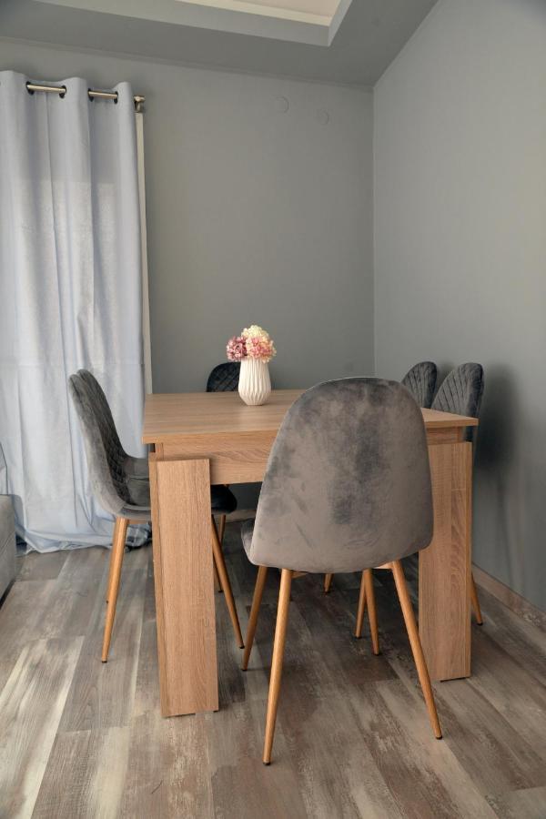 סלוניקי Luxury Apartment St Demetrios Downtown מראה חיצוני תמונה